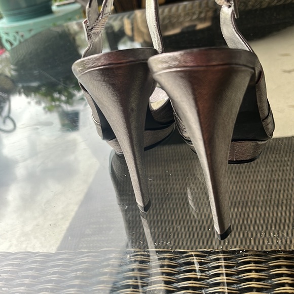 Bogo ⭐️ Calvin Klein Sz 8.5 metallic grey platform high heels - Picture 4 of 14